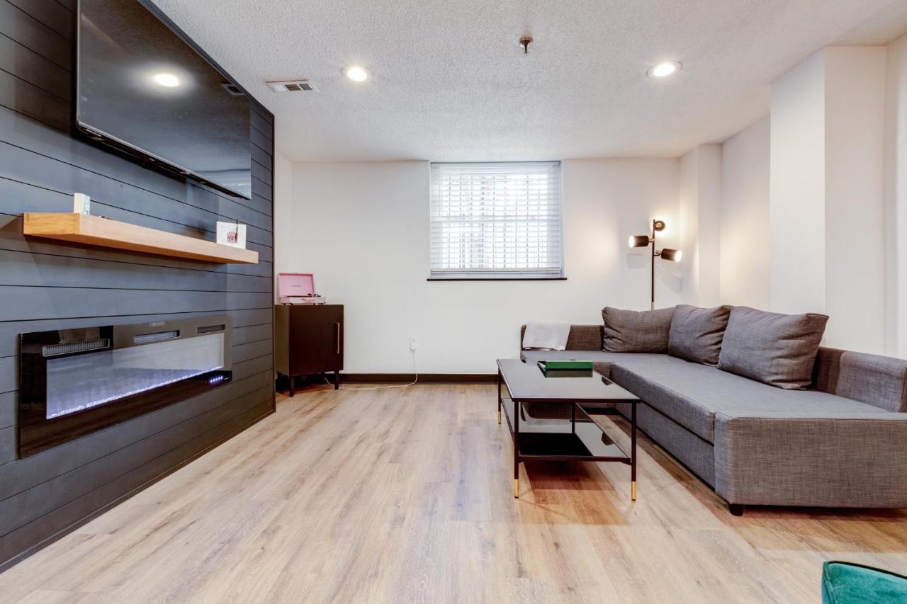 Entire Condo In Downtown Winston 外观 照片